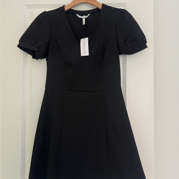NWT BCBGeneration women’s Black Short Sleeve Fit Flare Knit Dress size small 4 6 - Picture 4 of 7